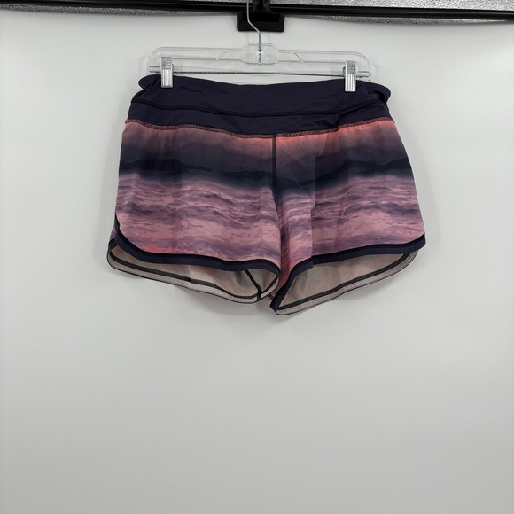 Lululemon beach scape shorts 10‎ - Picture 1 of 3